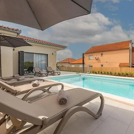 Holiday home Paloma With Pool