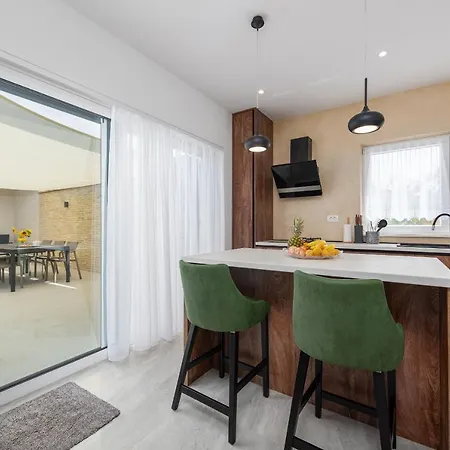 Paloma With Pool Sukosan