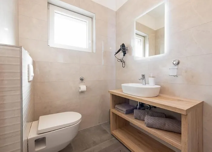 Paloma With Pool Ferienhaus *