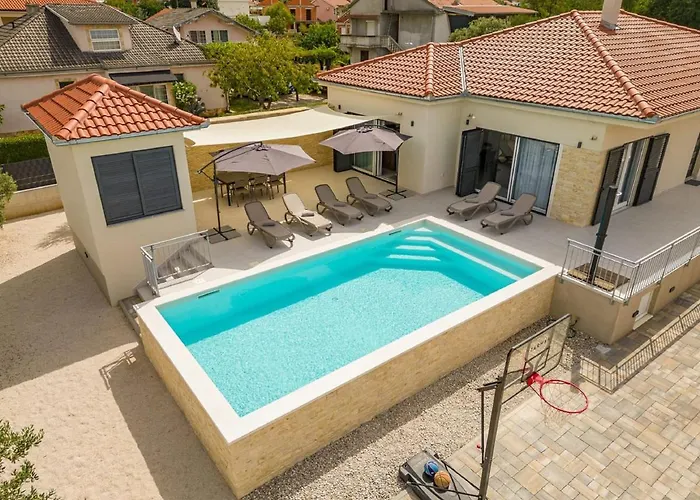 Ferienhaus Paloma With Pool Sukošan