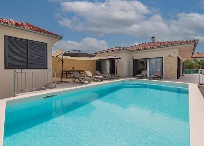 Ferienhaus Paloma With Pool