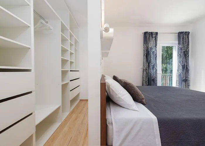 Paloma With Pool Ferienhaus *